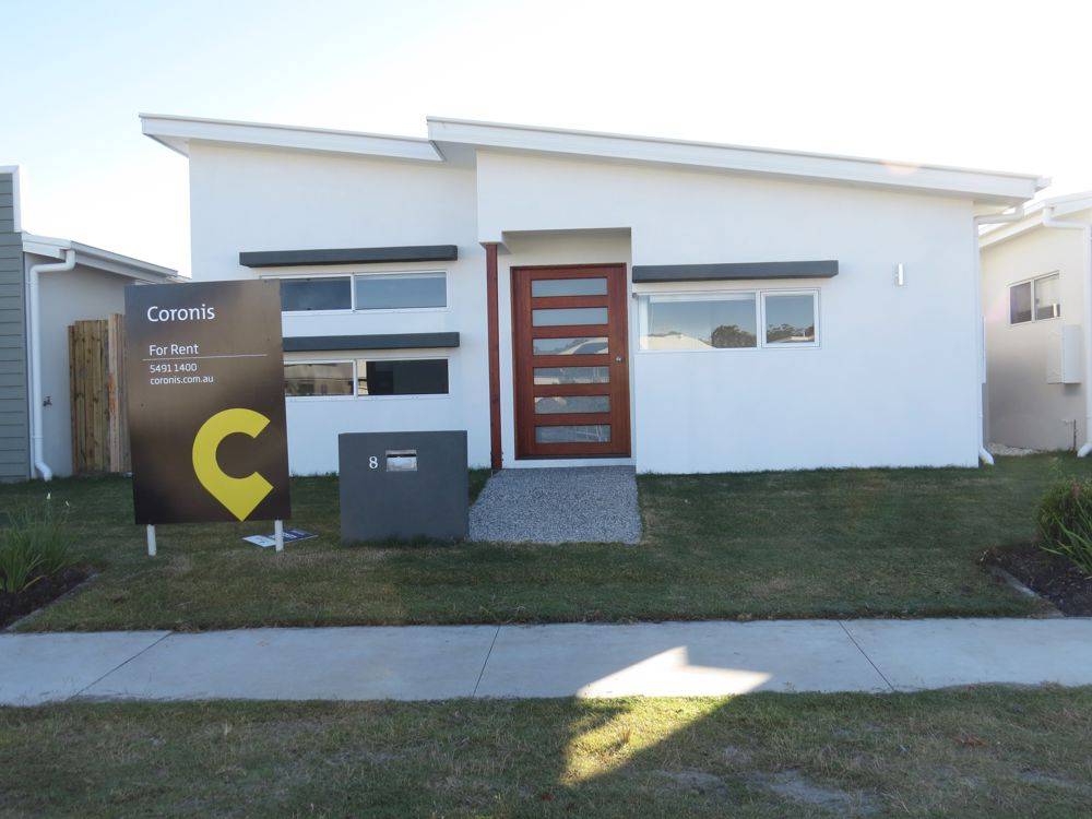 8 MacIntyre Crescent, PELICAN WATERS, QLD 4551