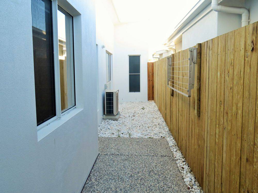 8 MacIntyre Crescent, PELICAN WATERS, QLD 4551