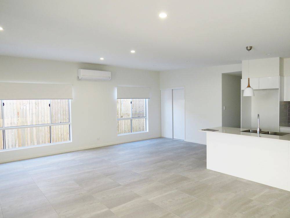 8 MacIntyre Crescent, PELICAN WATERS, QLD 4551