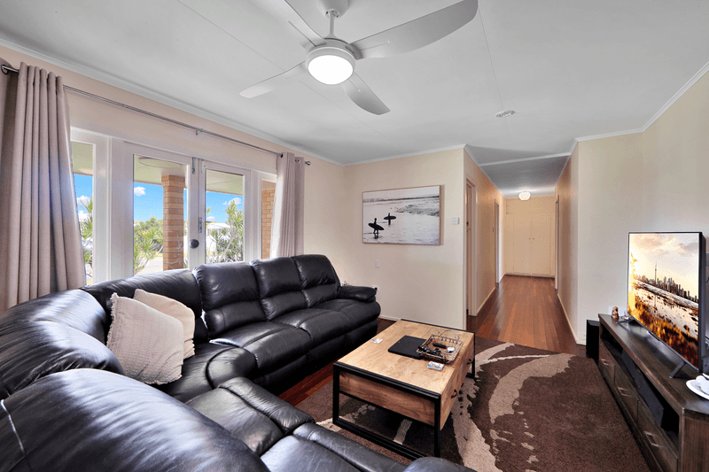 2 Loney Street, AVENELL HEIGHTS, QLD 4670