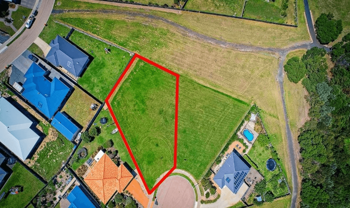 27 Norman Court, Lakes Entrance, VIC 3909