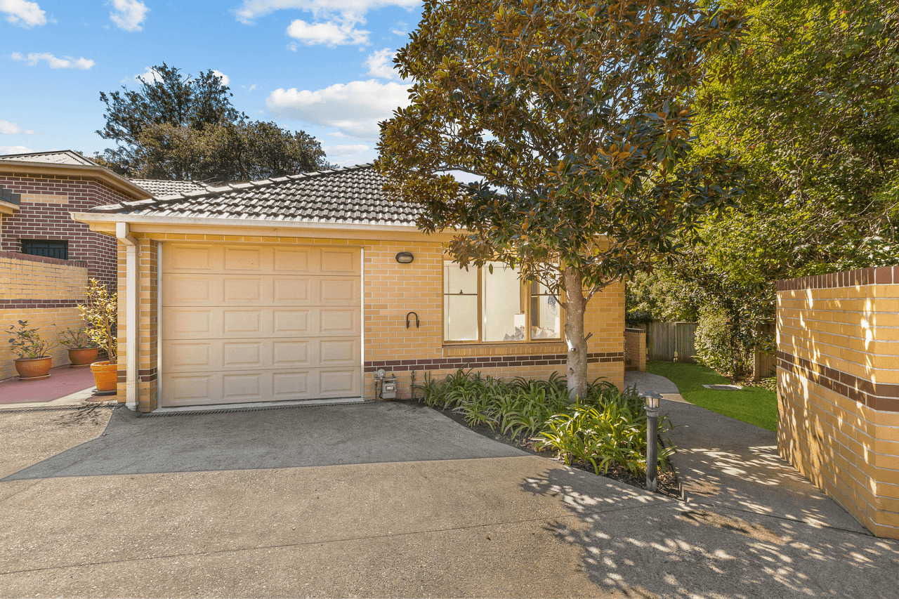 2/180 Pittwater Road, GLADESVILLE, NSW 2111