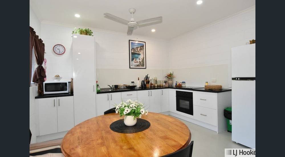 7 AMANDA CRESCENT, TULLY HEADS, QLD 4854