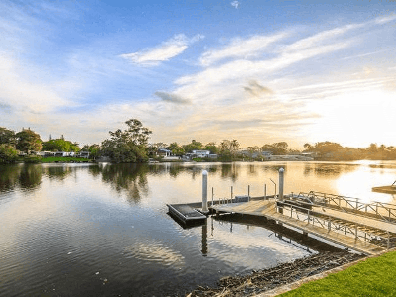 102 Cabana Boulevard, BENOWA WATERS, QLD 4217