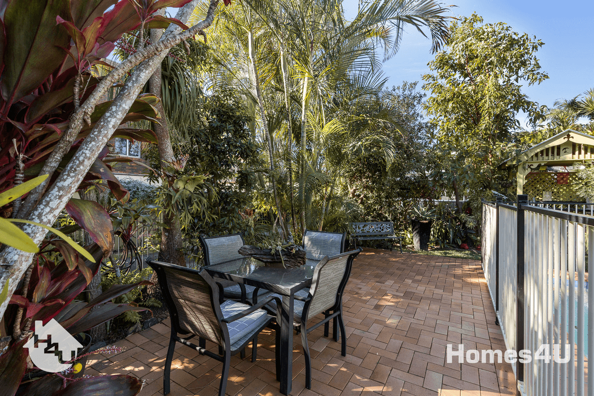 6 Moffatt Street, Scarborough, QLD 4020