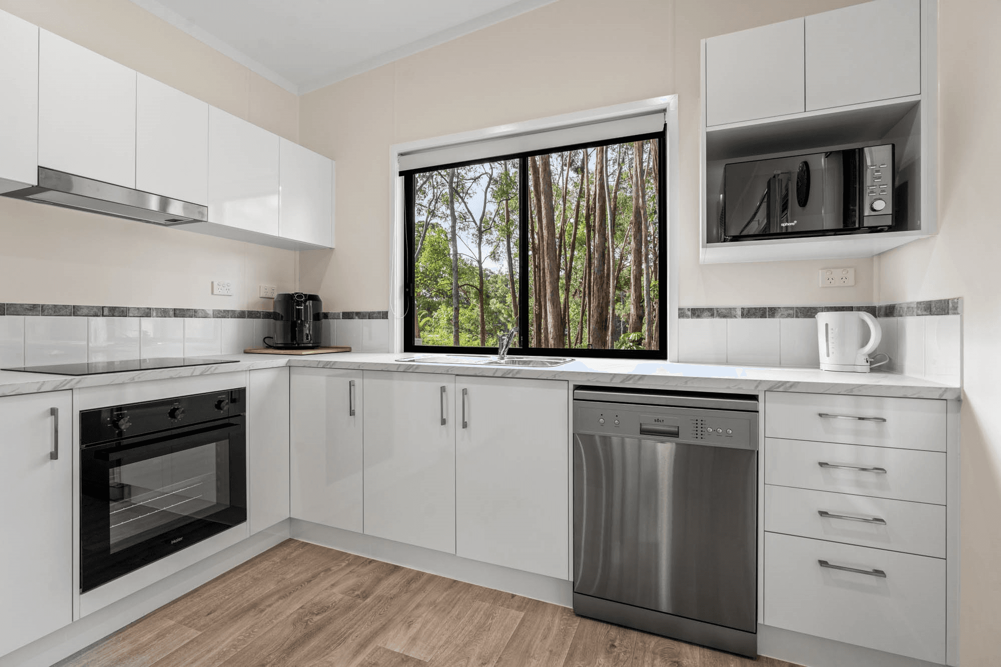 5 Jiwali Street, RUSSELL ISLAND, QLD 4184