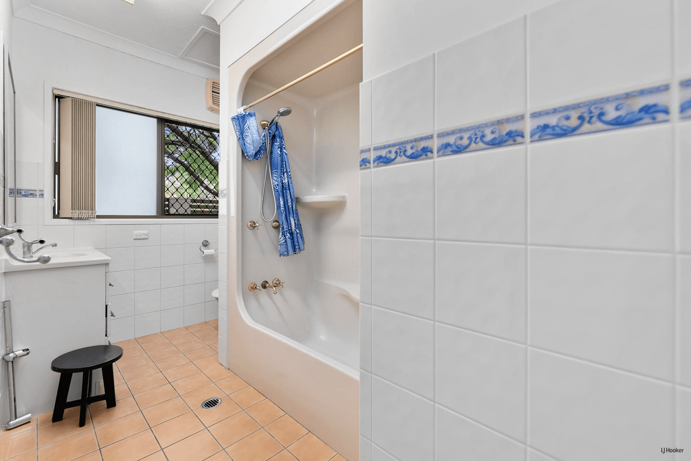 1/4 Tahiti Avenue, Palm Beach, QLD 4221