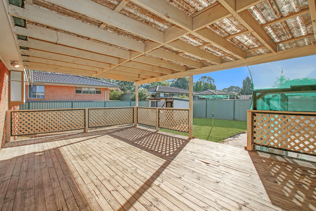 31 Coolatai Crescent, BOSSLEY PARK, NSW 2176