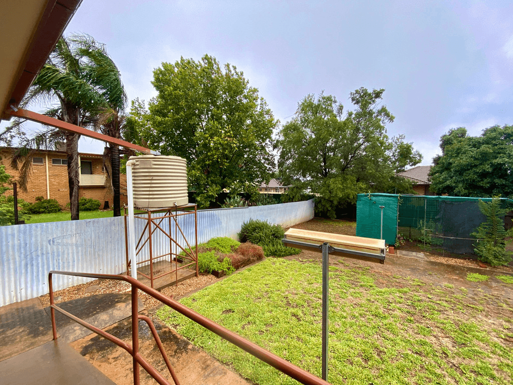 2 Honeysuckle Street, FORBES, NSW 2871