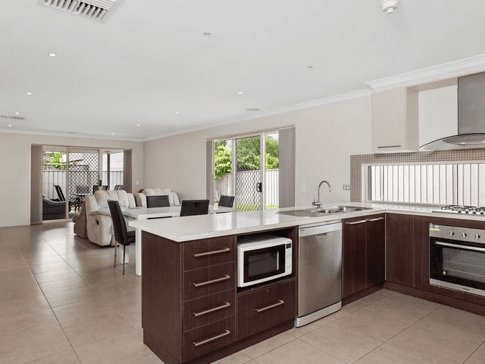 98 Yarralumla Drive, WODONGA, VIC 3690