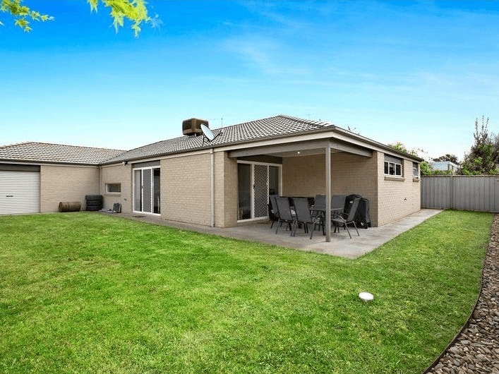 98 Yarralumla Drive, WODONGA, VIC 3690