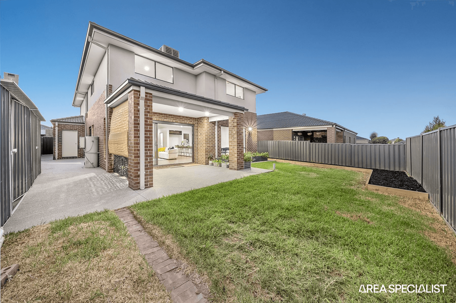 19 Hammersmith Way, Cranbourne East, VIC 3977