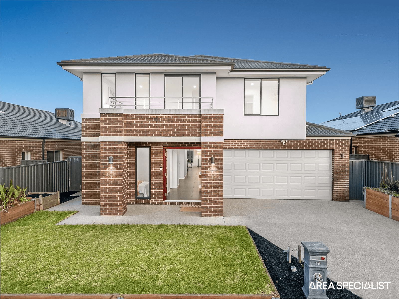 19 Hammersmith Way, Cranbourne East, VIC 3977