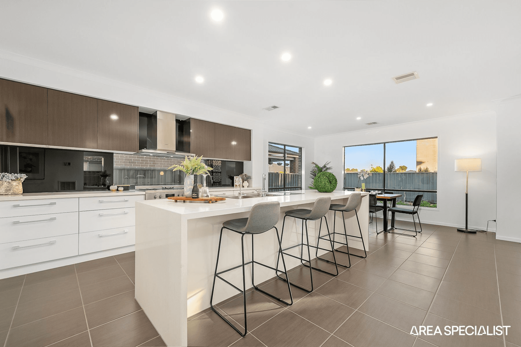 19 Hammersmith Way, Cranbourne East, VIC 3977