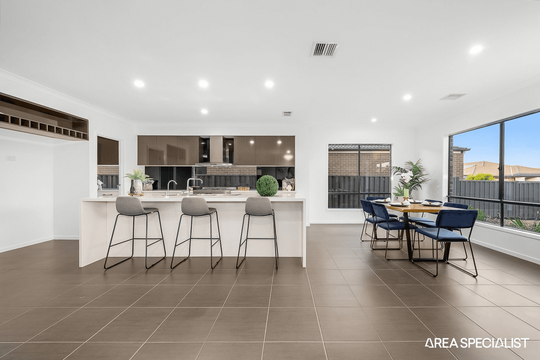 19 Hammersmith Way, Cranbourne East, VIC 3977