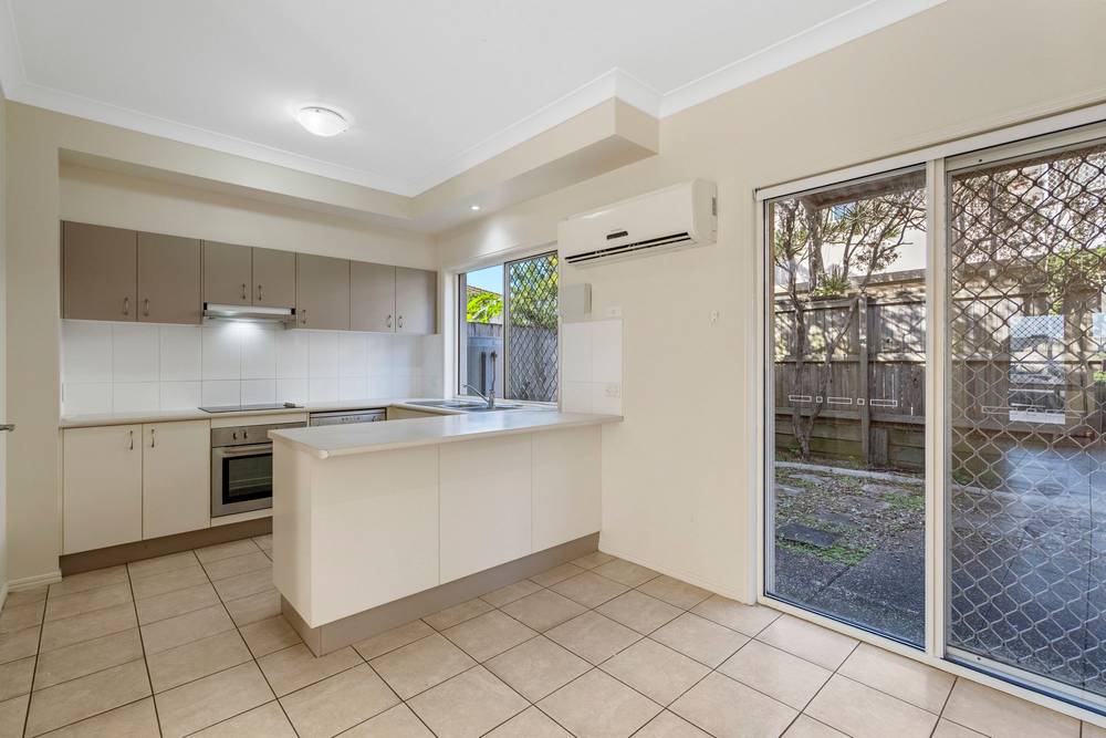 8/11 Pyranees Street, CALAMVALE, QLD 4116