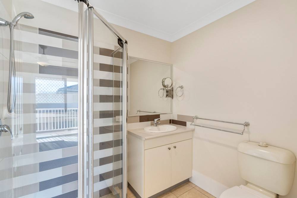 8/11 Pyranees Street, CALAMVALE, QLD 4116