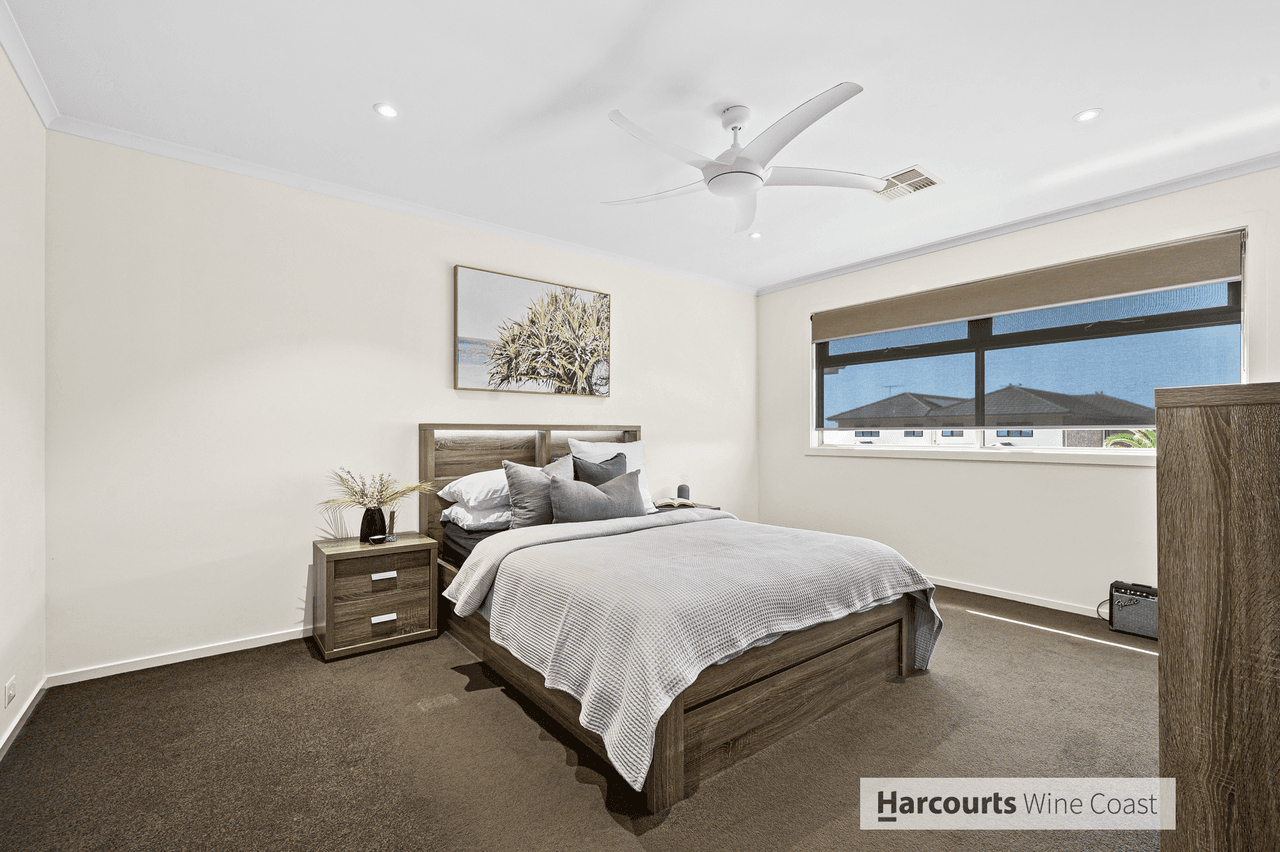 25 Albany Avenue, PORT NOARLUNGA SOUTH, SA 5167