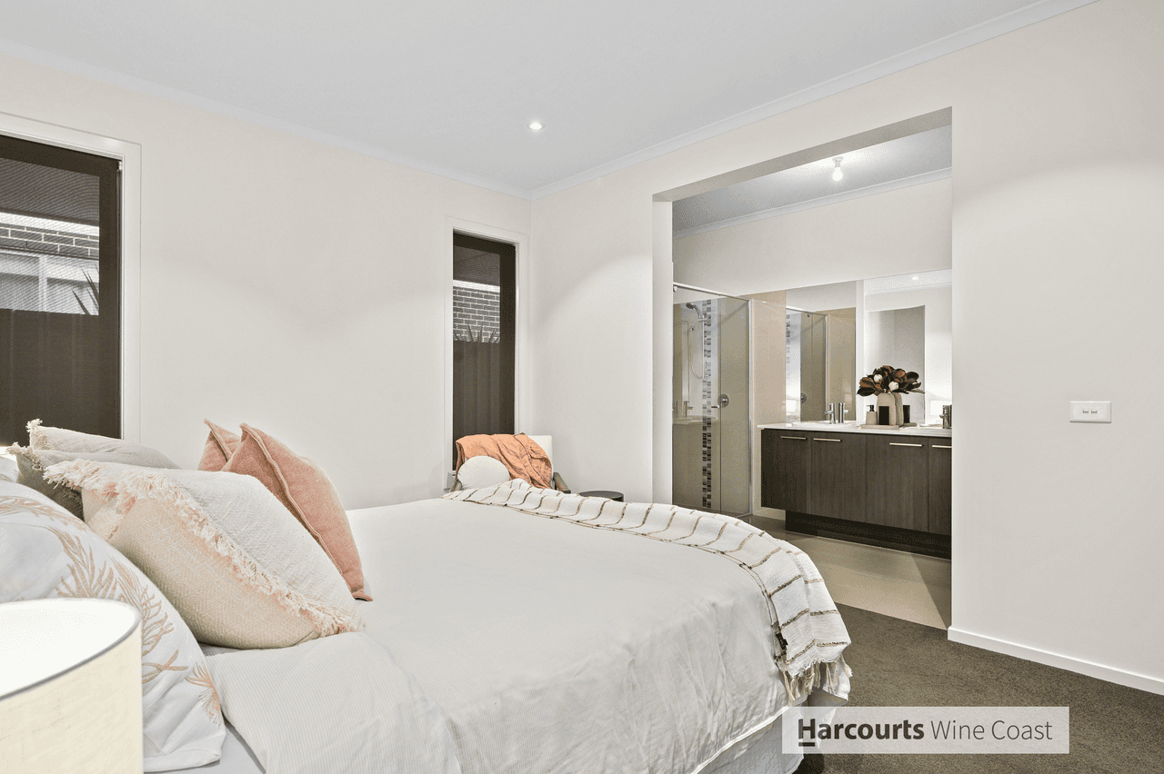 25 Albany Avenue, PORT NOARLUNGA SOUTH, SA 5167