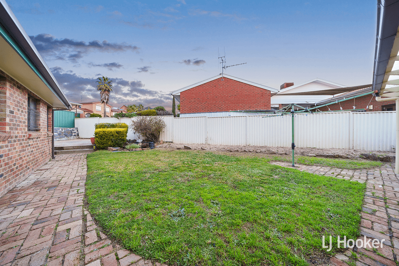 27 Rusten Street, KARABAR, NSW 2620