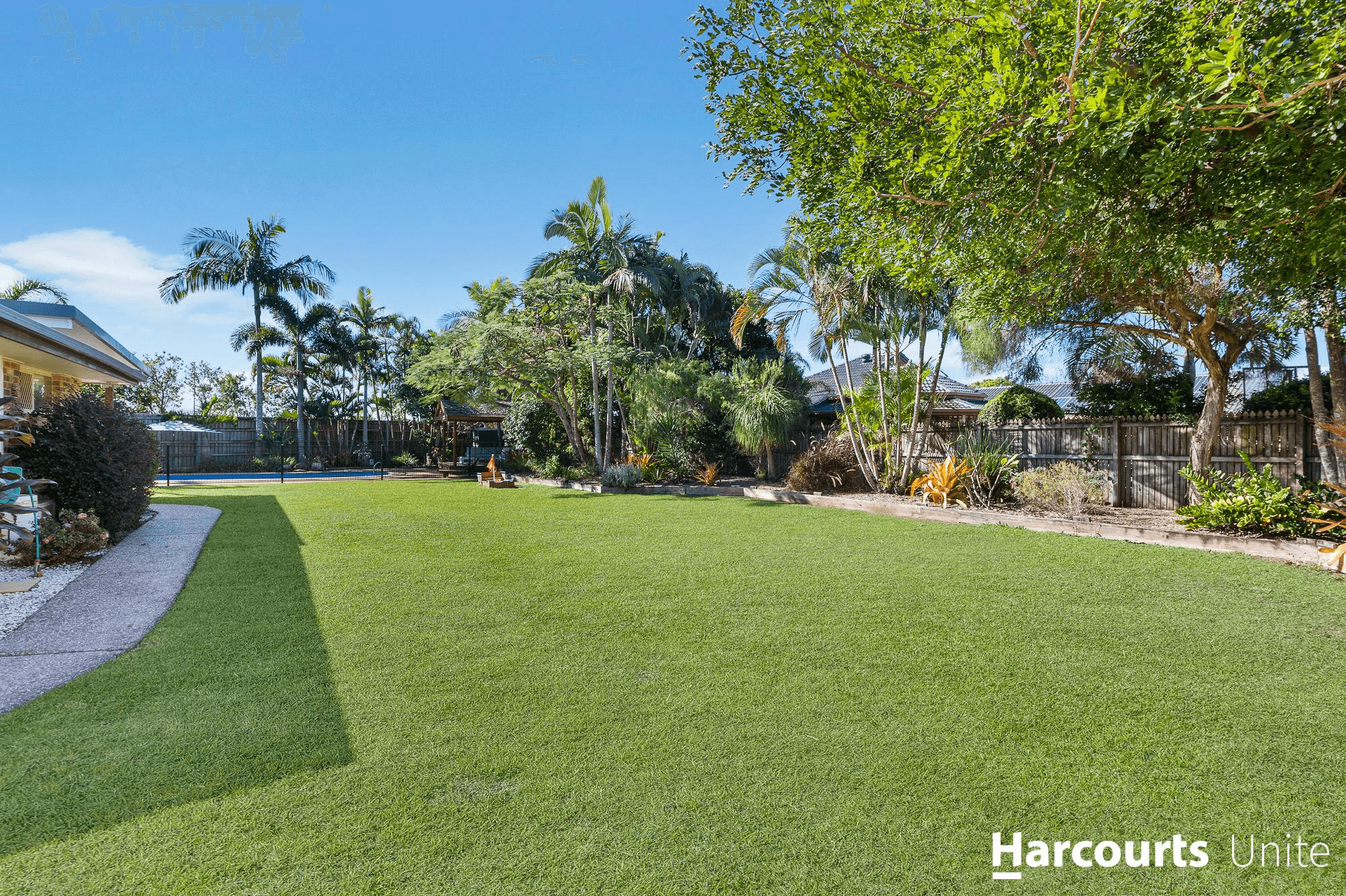 18 Camarsh Drive, MURRUMBA DOWNS, QLD 4503