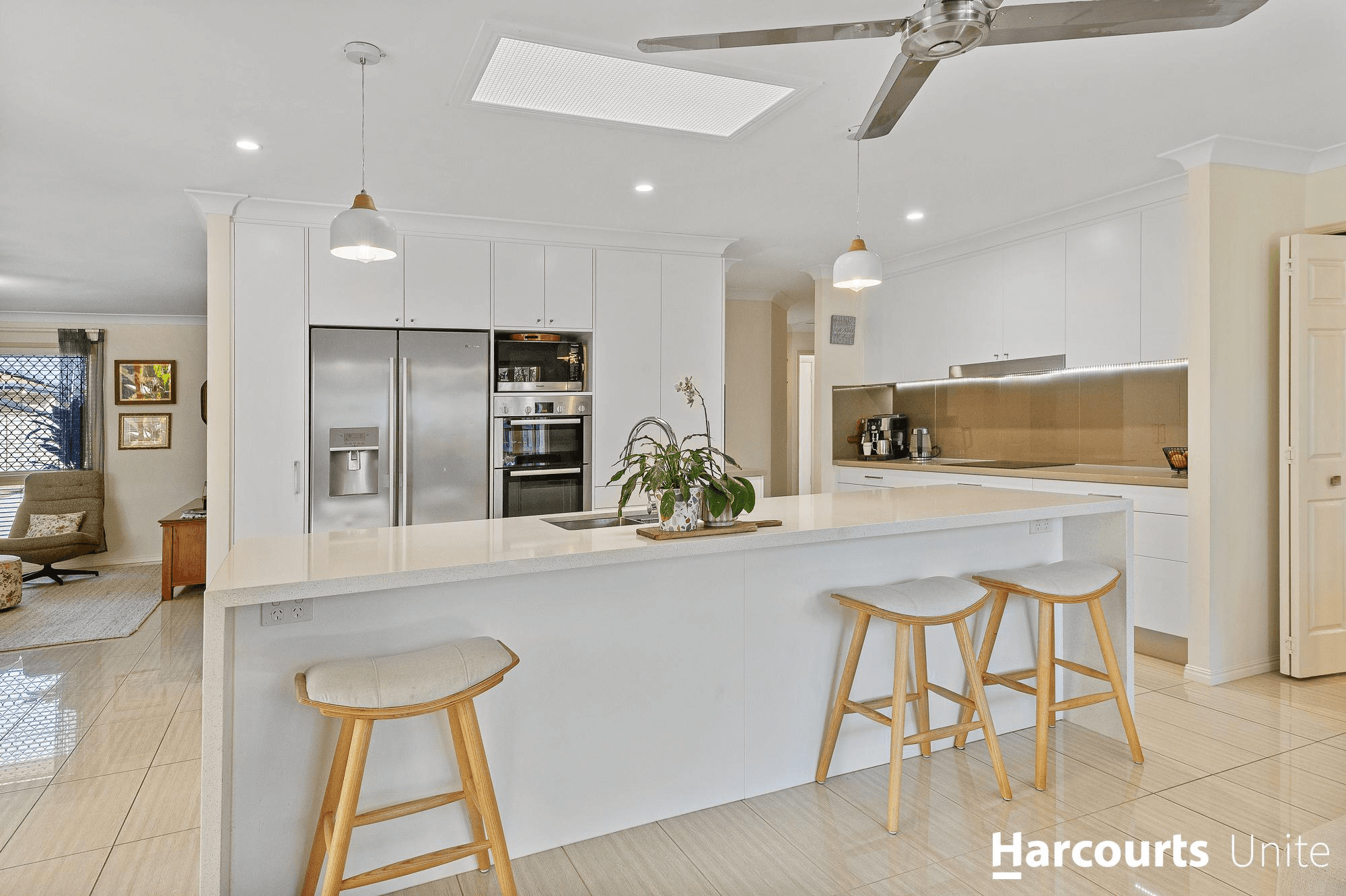 18 Camarsh Drive, MURRUMBA DOWNS, QLD 4503