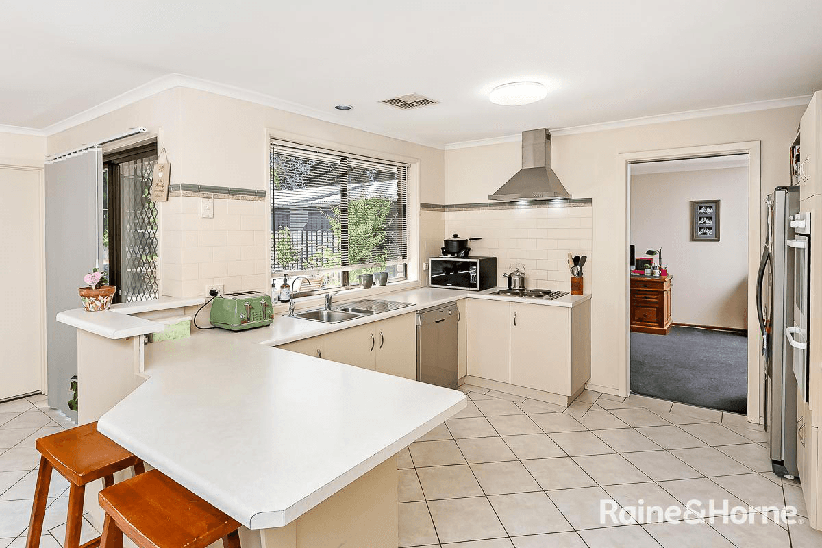 3 Bernhardt Crescent, HAHNDORF, SA 5245