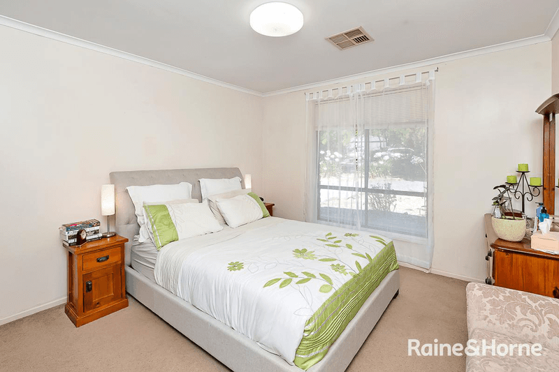 3 Bernhardt Crescent, HAHNDORF, SA 5245