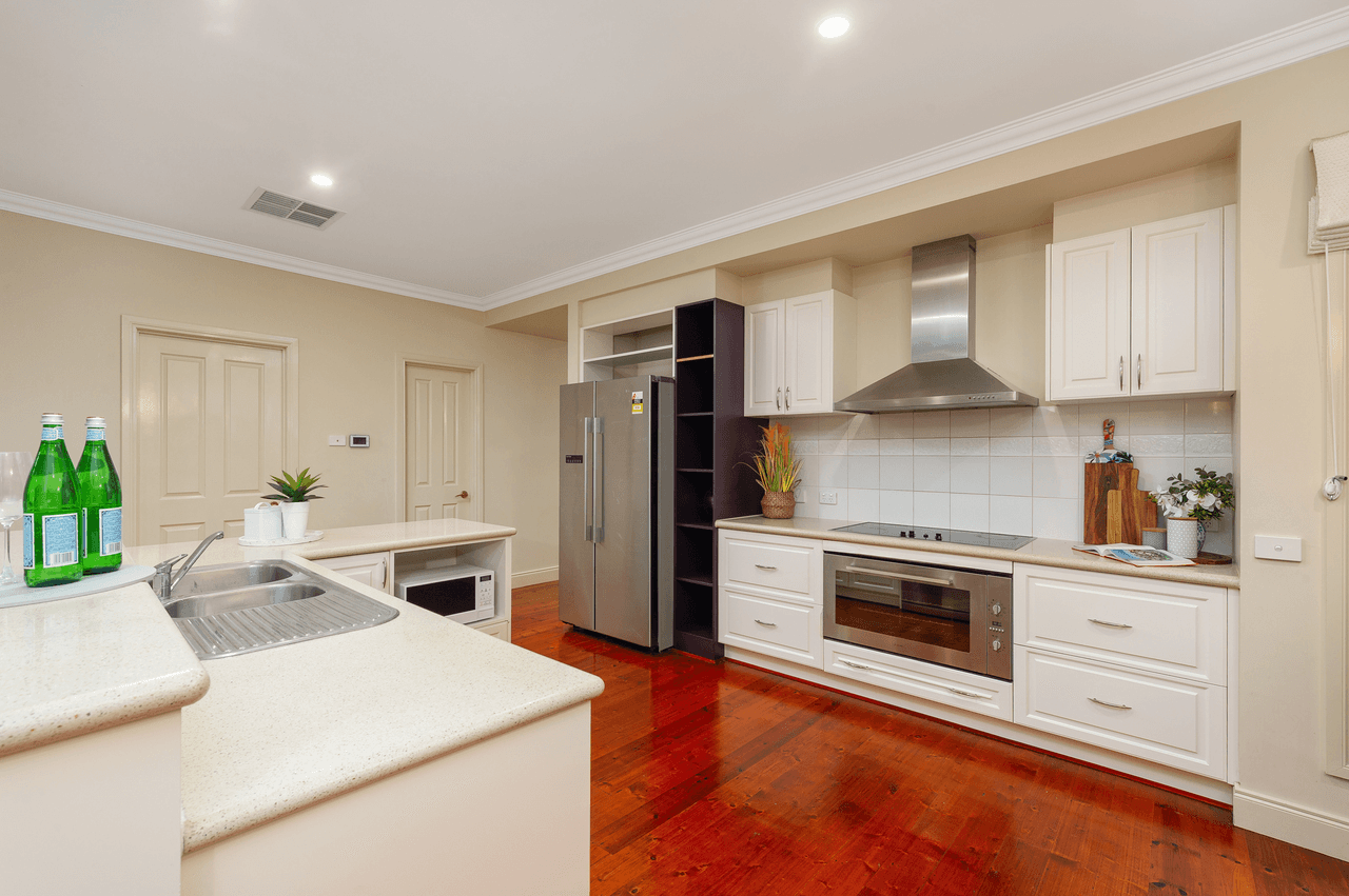19 Scarlet Drive, BUNDOORA, VIC 3083