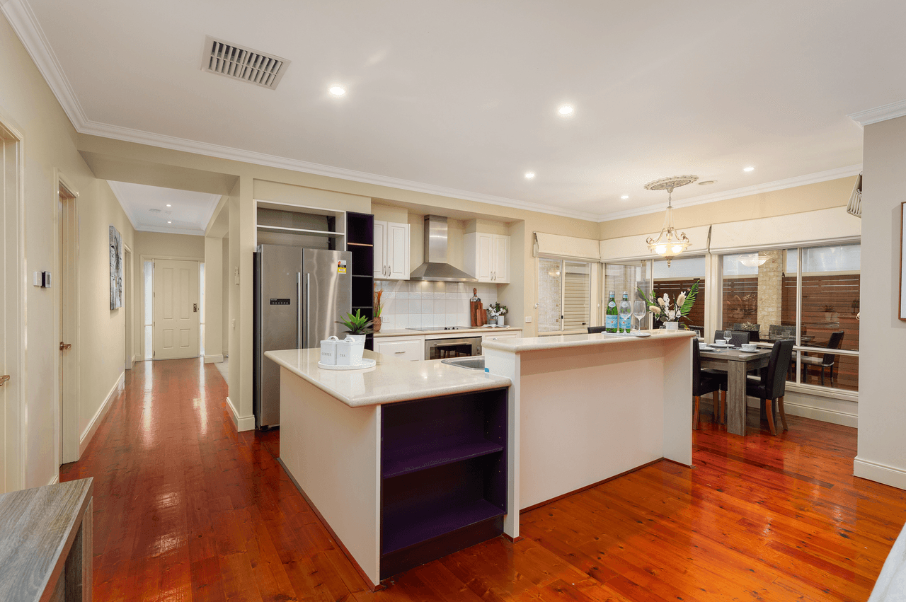 19 Scarlet Drive, BUNDOORA, VIC 3083