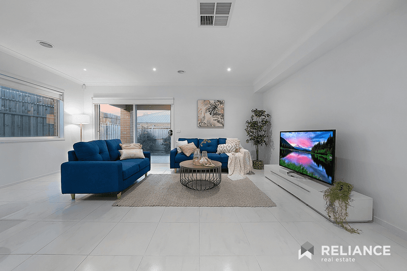 10 Kittiwake Terrace, Werribee, VIC 3030