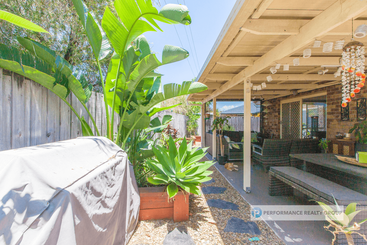 32 MOJAVE Drive, BURLEIGH WATERS, QLD 4220