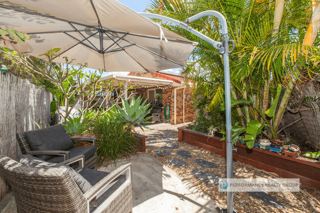 32 MOJAVE Drive, BURLEIGH WATERS, QLD 4220