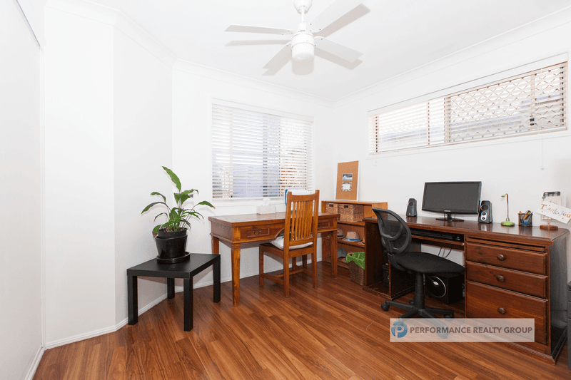 32 MOJAVE Drive, BURLEIGH WATERS, QLD 4220