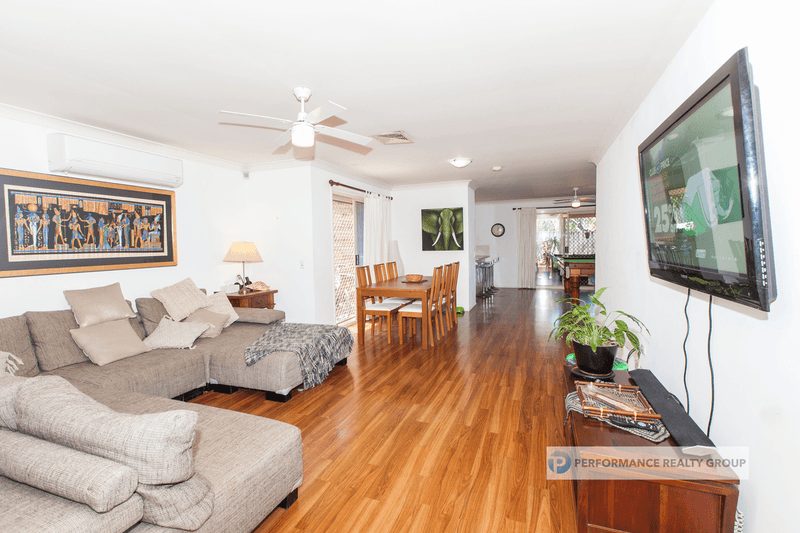 32 MOJAVE Drive, BURLEIGH WATERS, QLD 4220