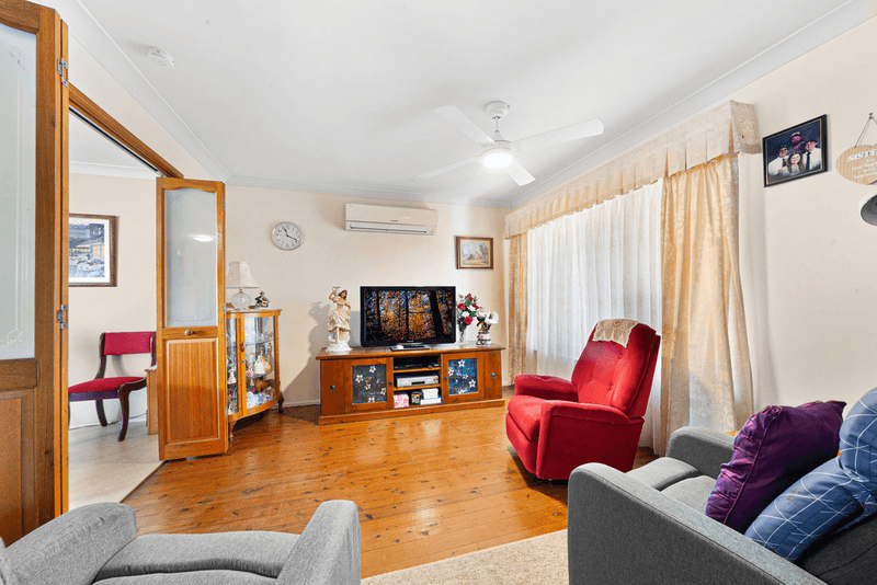 32 Delia Avenue, BUDGEWOI, NSW 2262