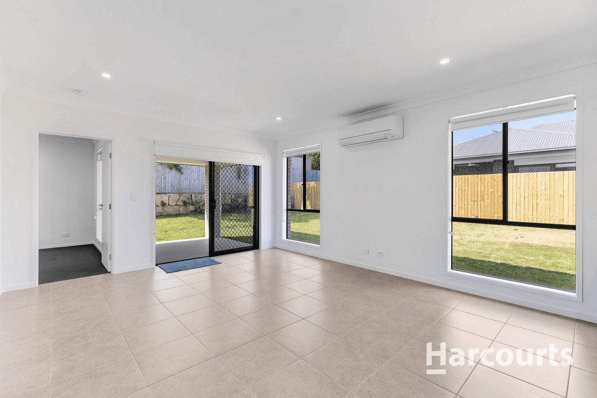 4 Macquarie Drive, Petrie, QLD 4502