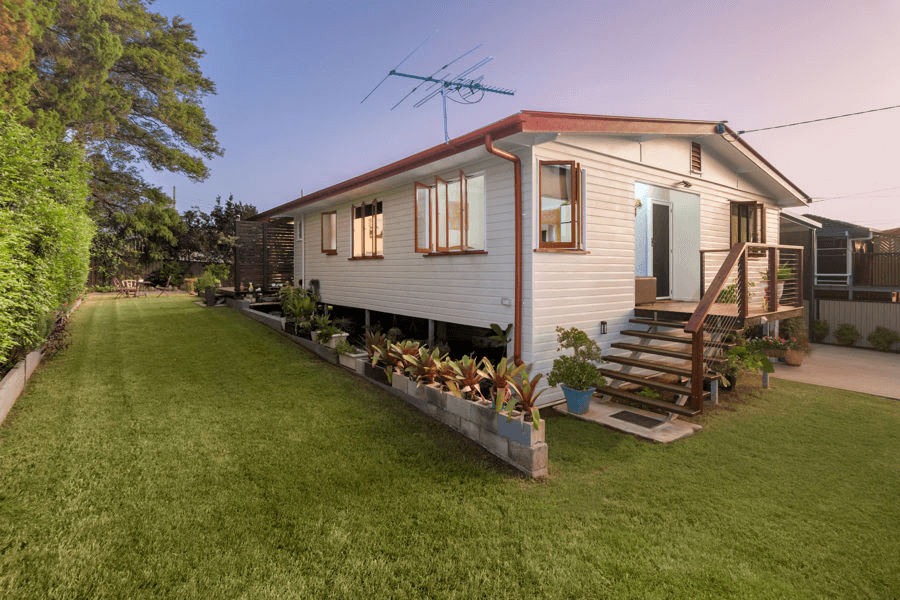 25  Roby Street, WYNNUM, QLD 4178