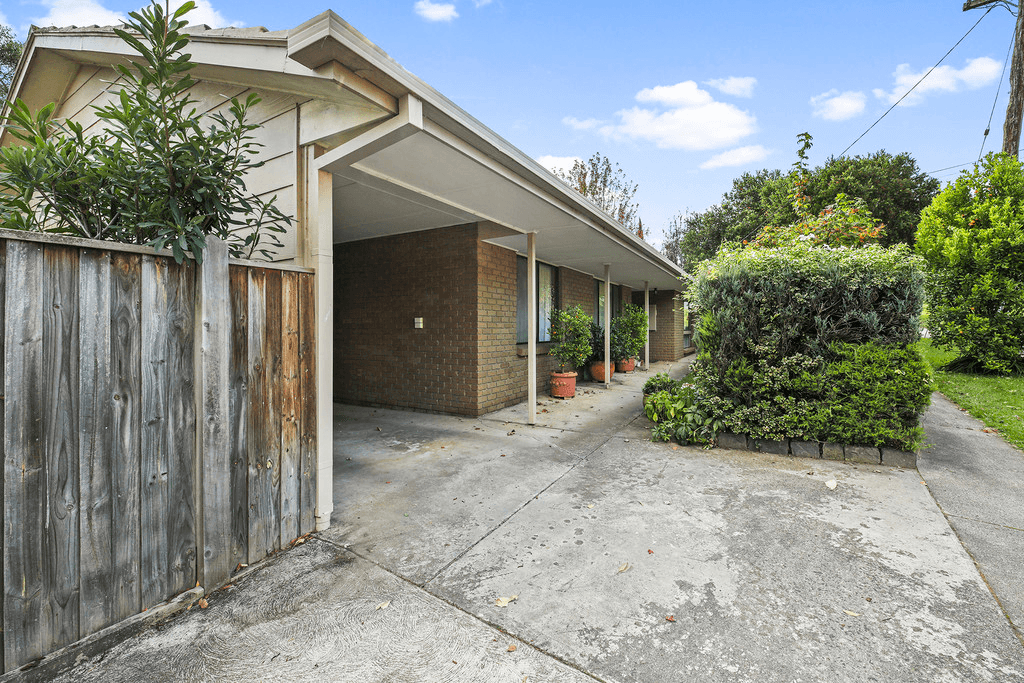 76 Church Street, DROUIN, VIC 3818