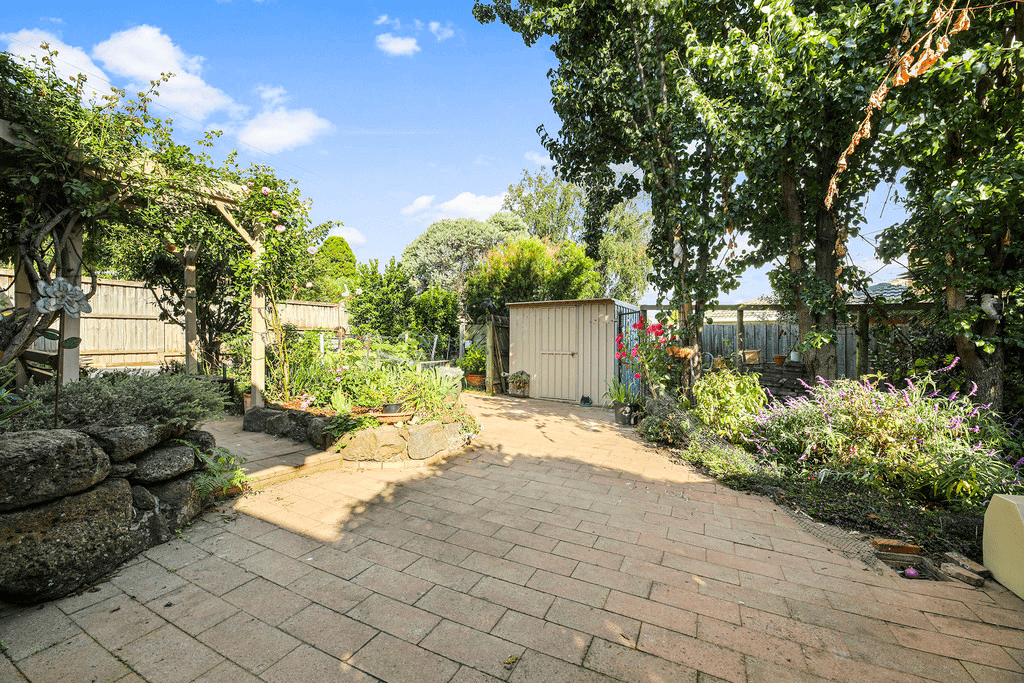 76 Church Street, DROUIN, VIC 3818