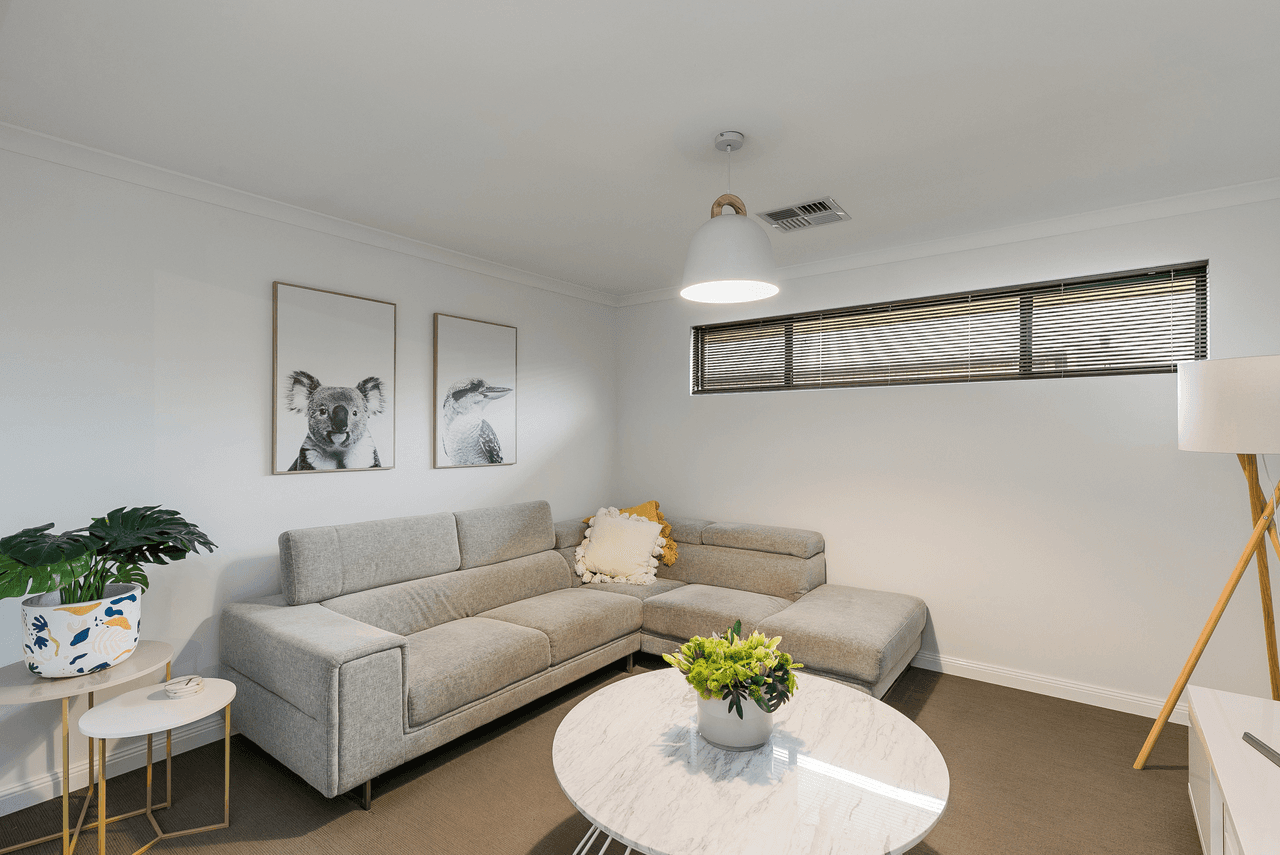 4 Essen Link, PIARA WATERS, WA 6112