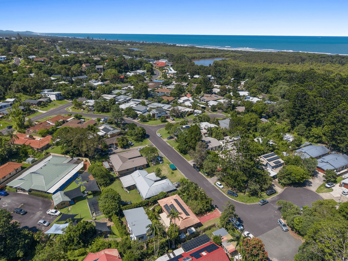 12 Boondoon Crescent, Ocean Shores, NSW 2483