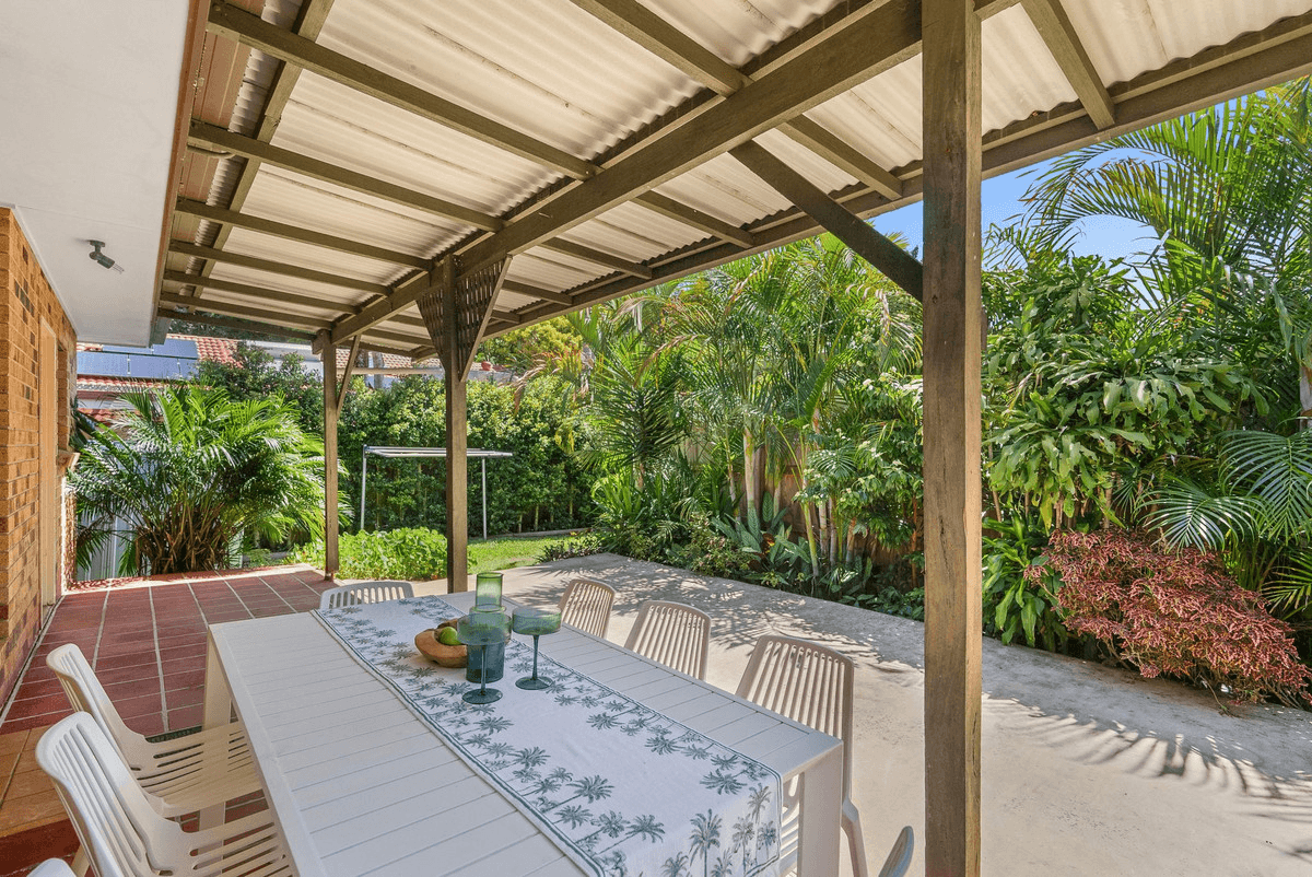 12 Boondoon Crescent, Ocean Shores, NSW 2483