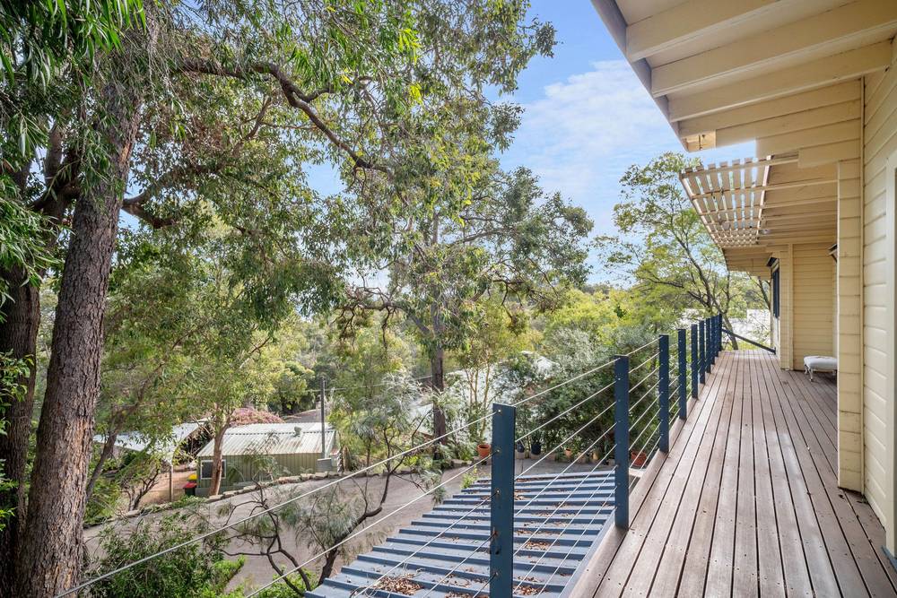 16 Lascelles Parade, GOOSEBERRY HILL, WA 6076