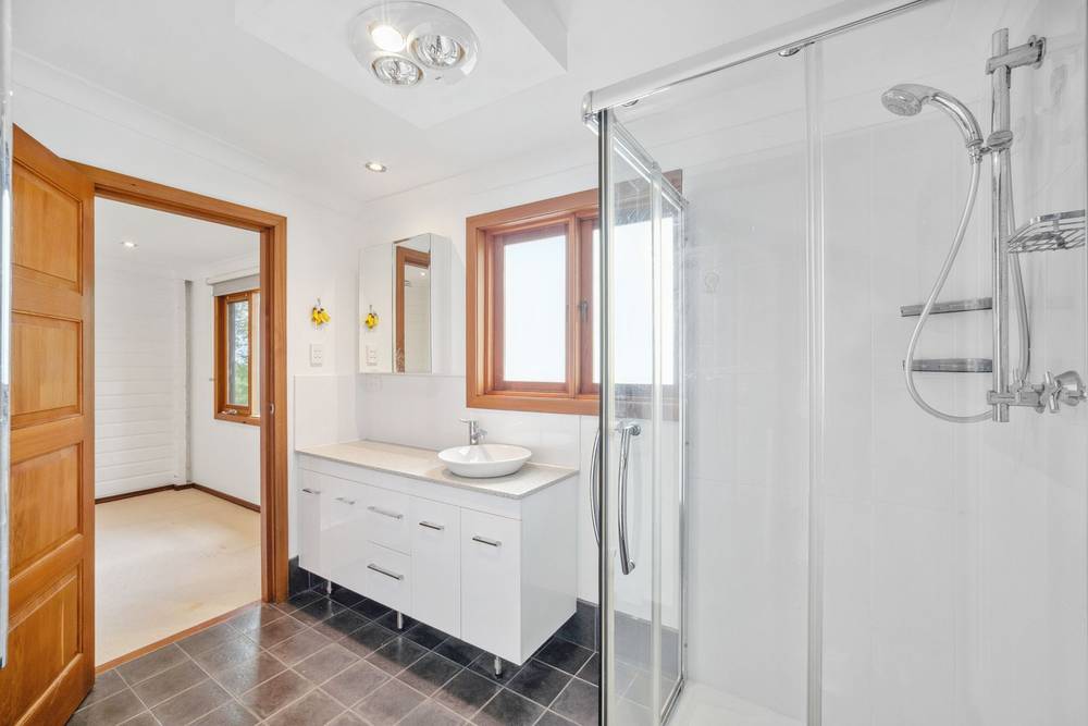 16 Lascelles Parade, GOOSEBERRY HILL, WA 6076