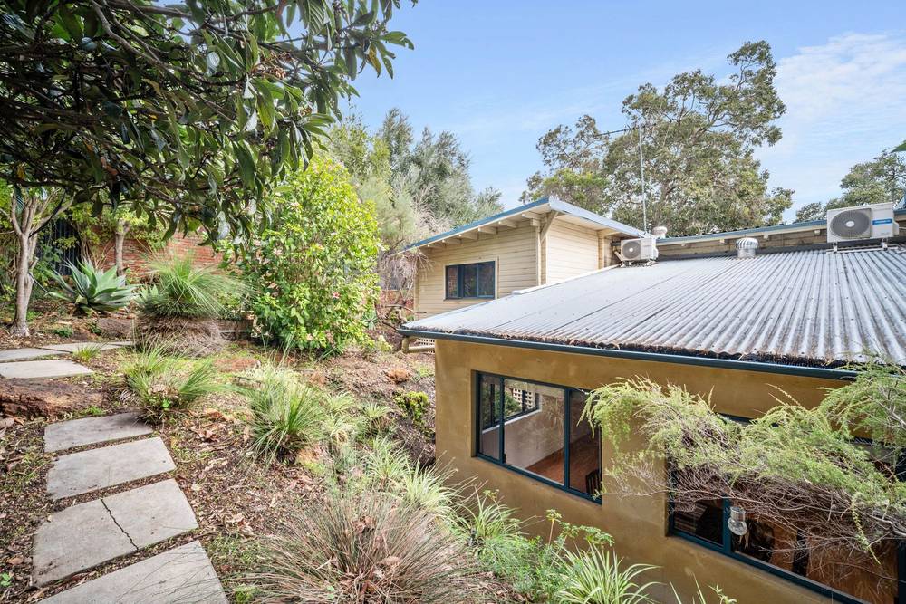 16 Lascelles Parade, GOOSEBERRY HILL, WA 6076