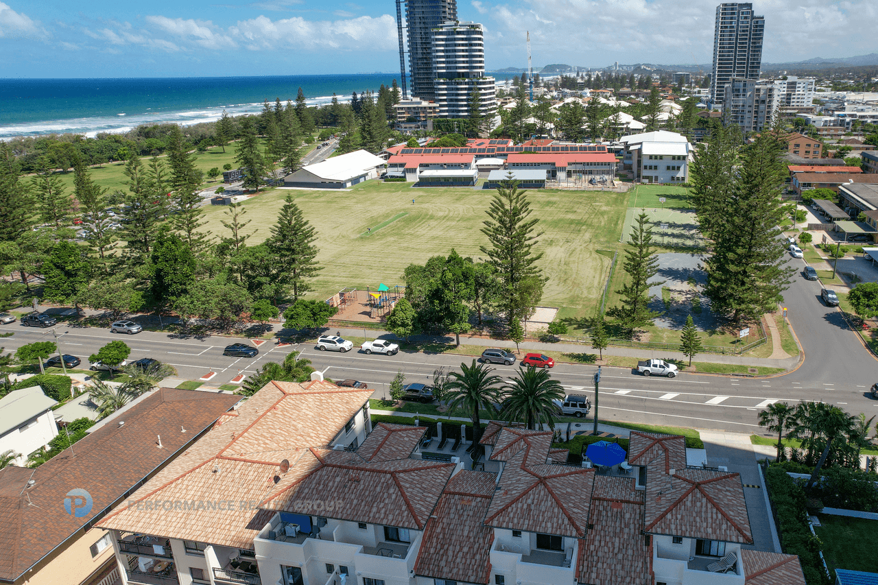 30/9 Margaret Avenue, BROADBEACH, QLD 4218