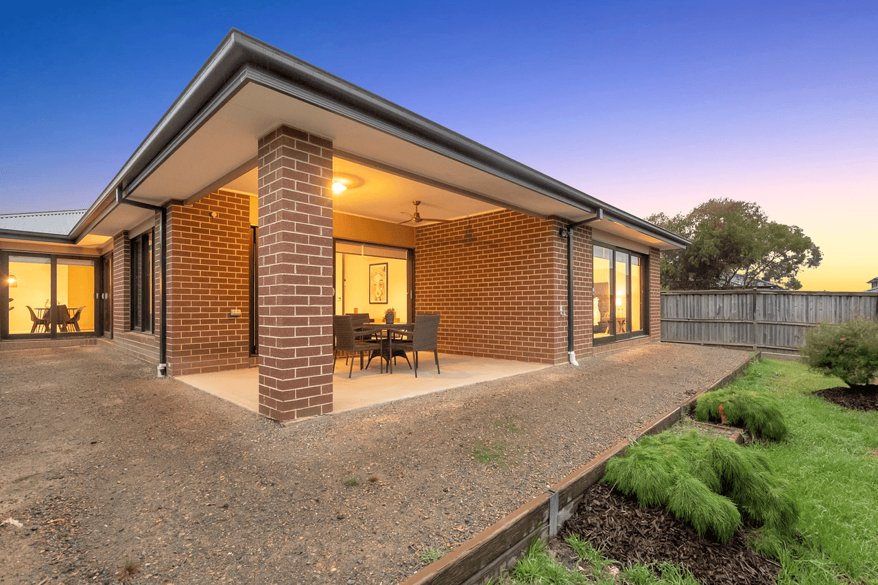 1 Hickory Road, MICKLEHAM, VIC 3064