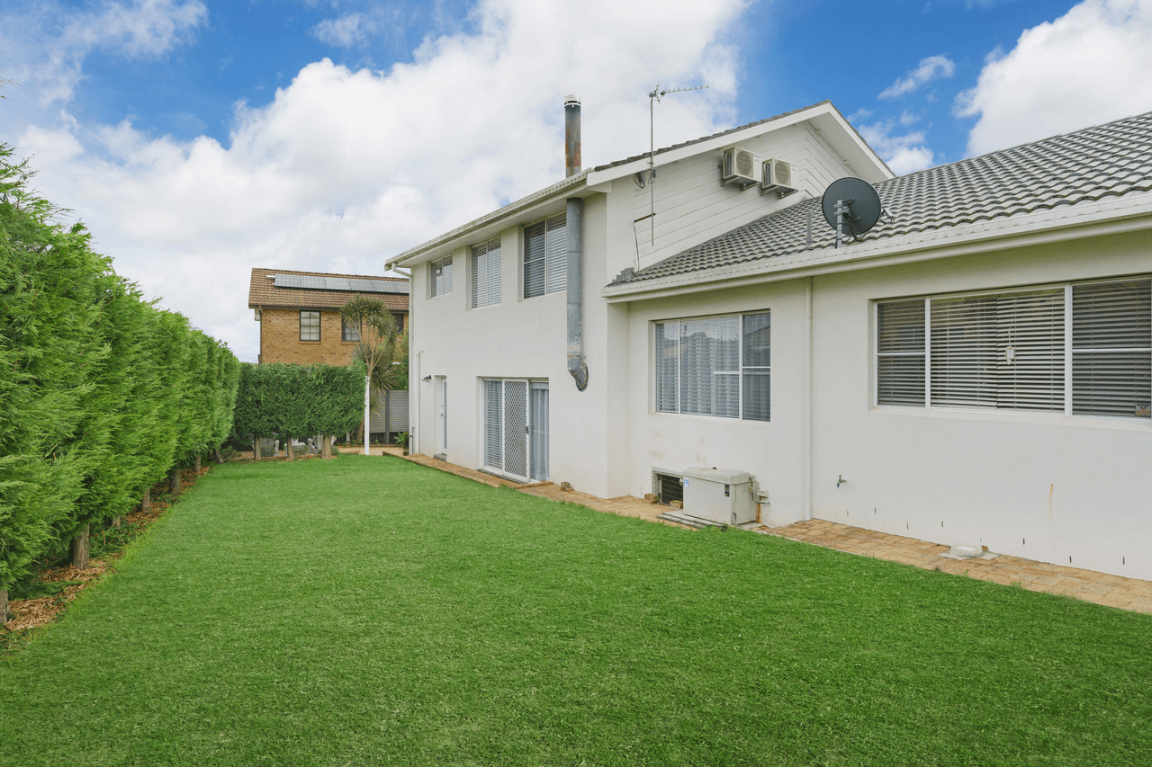 1 Hercules Close, MOSS VALE, NSW 2577