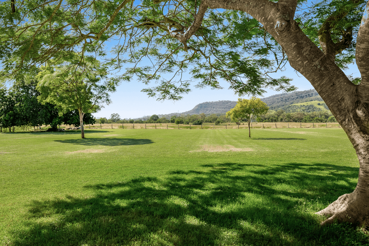 35 Mount Campbell Road, FLAGSTONE CREEK, QLD 4344